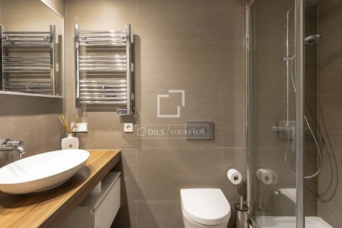 Apartment à vendre à Barcelona, Espagne, 3 chambres, 150 m2 No. 150504 - photo 17