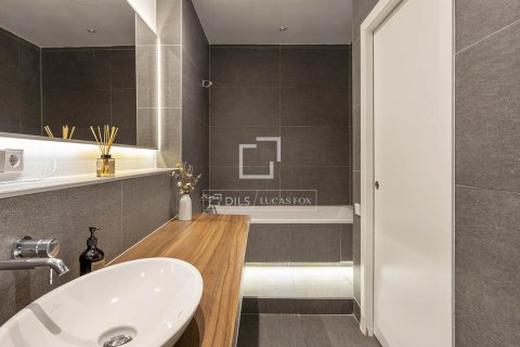 Apartment à vendre à Barcelona, Espagne, 3 chambres, 150 m2 No. 150504 - photo 14