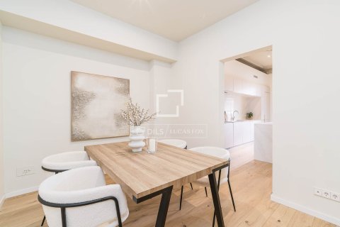 Apartment à vendre à Barcelona, Espagne, 3 chambres, 163 m2 No. 150507 - photo 10