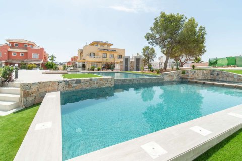 Сasa en venta en Torrevieja, Alicante, España 3 dormitorios, 82.04 m2 No. 175804 - foto 10
