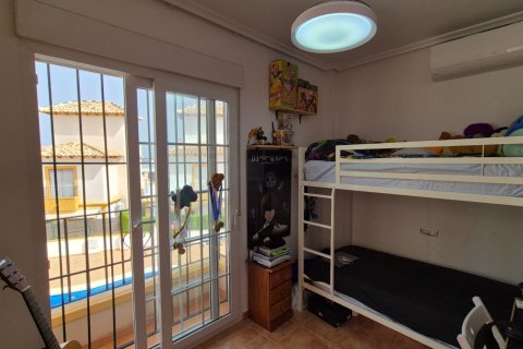 Villa till salu Alicante, Spanien 3 sovrum, 81 kvm. Nr. 139447 - foto 20