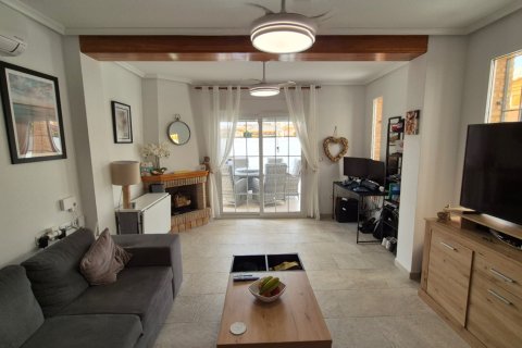 Villa till salu Alicante, Spanien 3 sovrum, 81 kvm. Nr. 139447 - foto 8