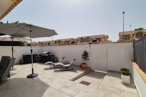 Villa till salu Alicante, Spanien 3 sovrum, 81 kvm. Nr. 139447 - foto 30