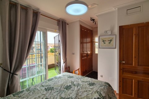 Villa till salu Alicante, Spanien 3 sovrum, 81 kvm. Nr. 139447 - foto 15