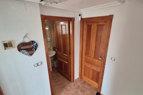 Villa till salu Alicante, Spanien 3 sovrum, 81 kvm. Nr. 139447 - foto 26