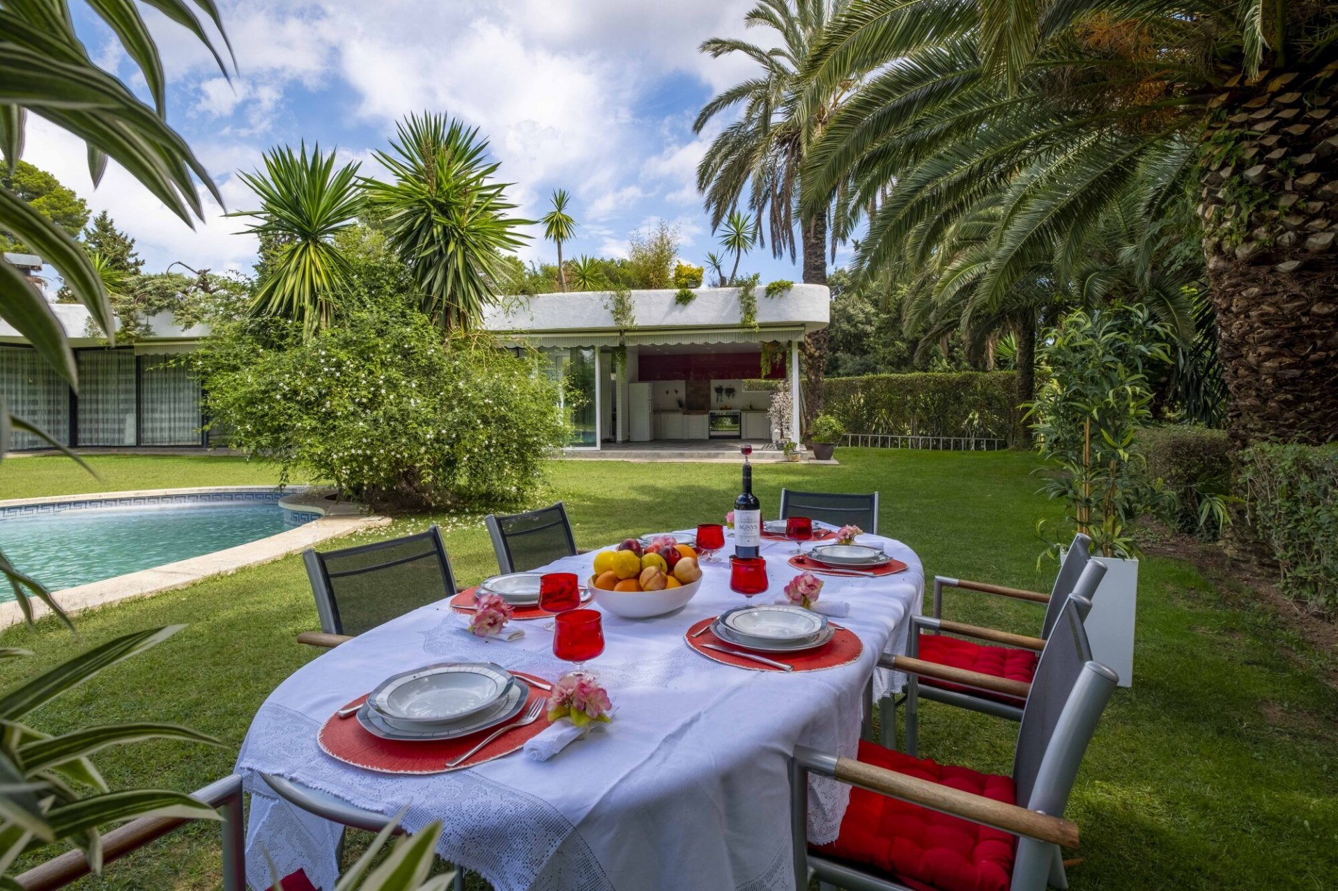 House in Barcelona, Spain 4 bedrooms, 810 sq.m. No. 73155