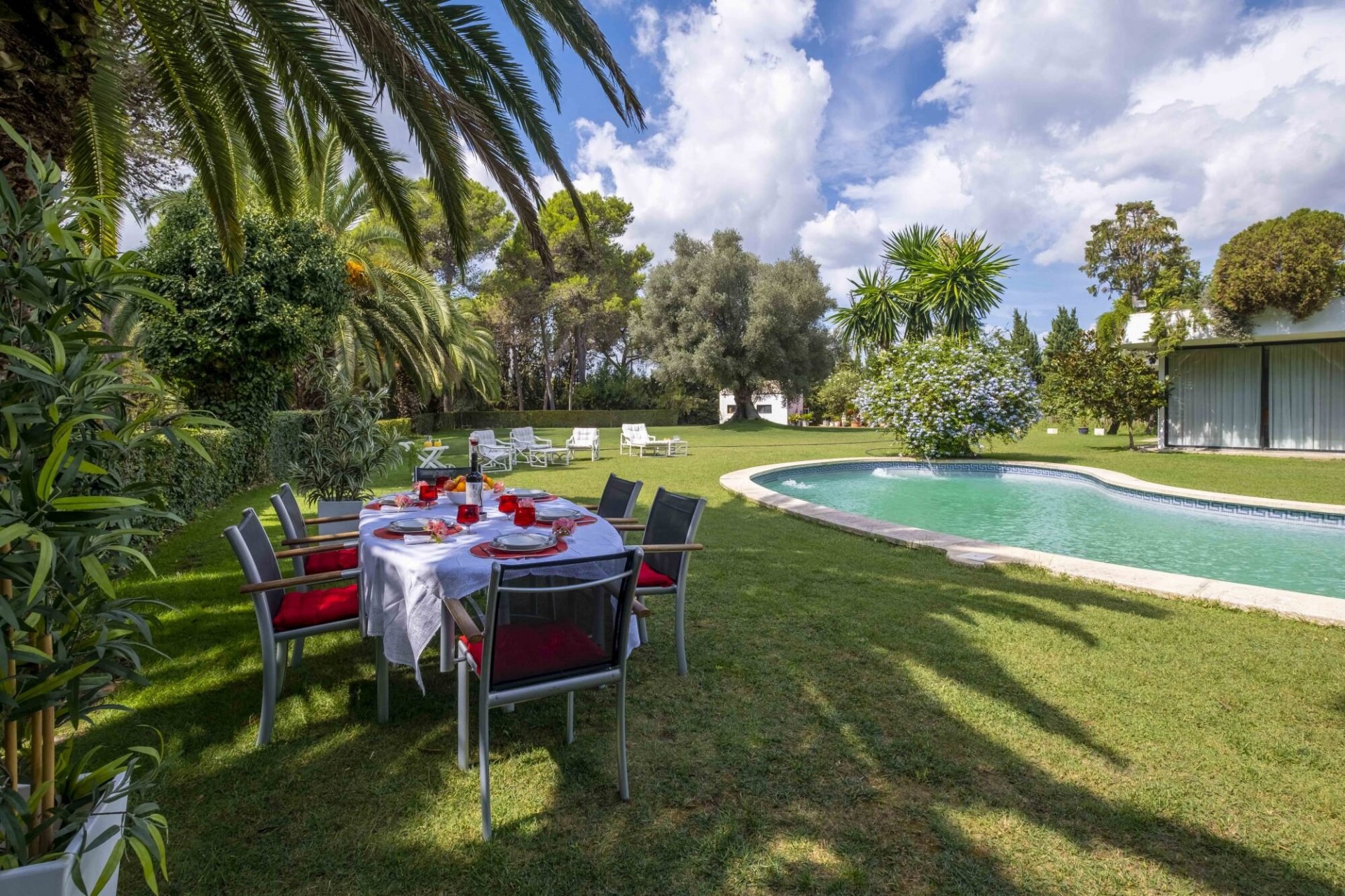House in Barcelona, Spain 4 bedrooms, 810 sq.m. No. 73155