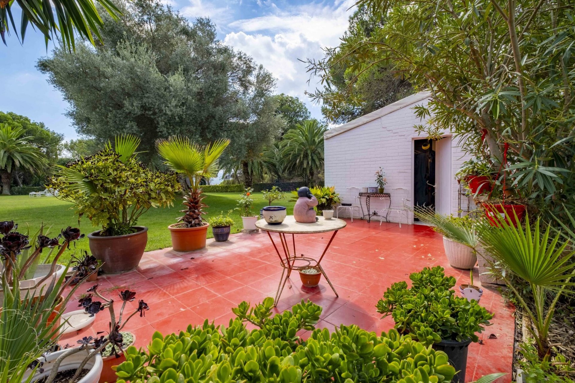 House in Barcelona, Spain 4 bedrooms, 810 sq.m. No. 73155