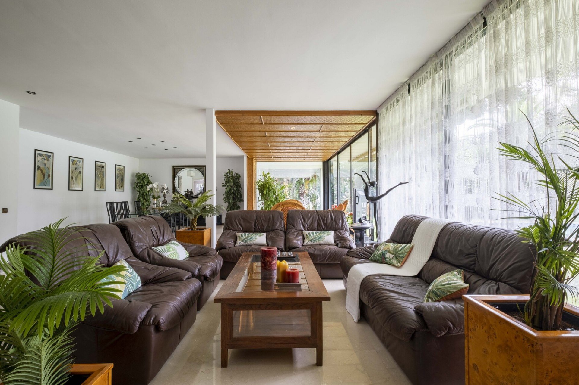 House in Barcelona, Spain 4 bedrooms, 810 sq.m. No. 73155