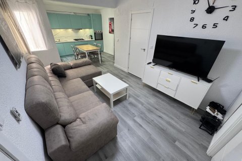 Apartamento en alquiler en Campoamor, Alicante, España 1 dormitorio, 42 m2 No. 147407 - foto 2