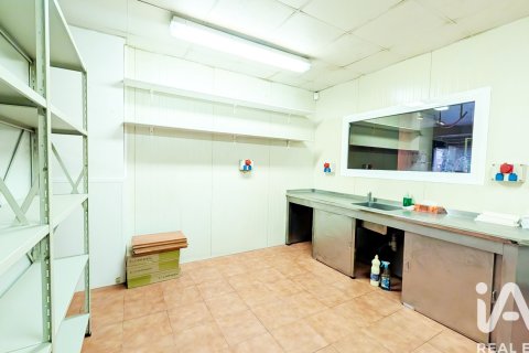 Propiedad comercial en alquiler en Barcelona, España 65 m2 No. 188512 - foto 8