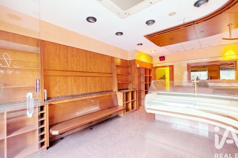 Propiedad comercial en Barcelona, España 65 m2 No. 188512