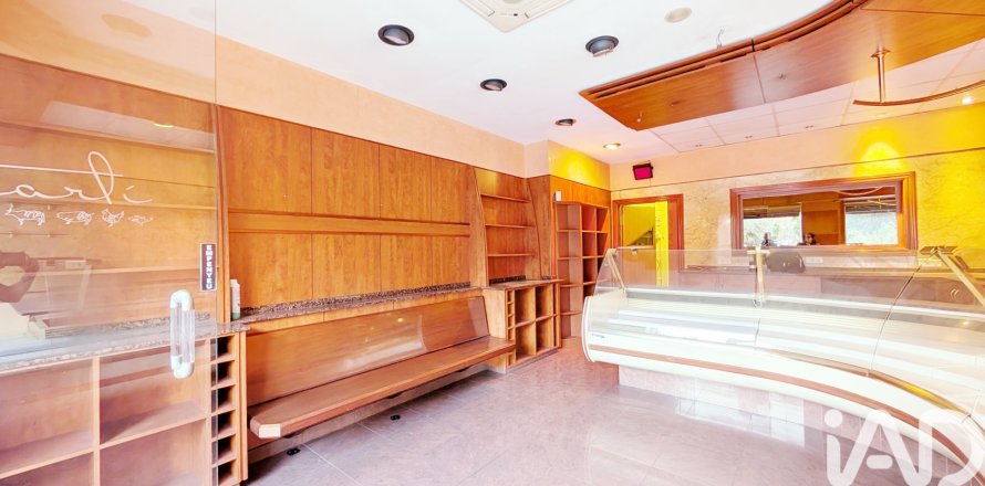 Propiedad comercial en Barcelona, España 65 m2 No. 188512