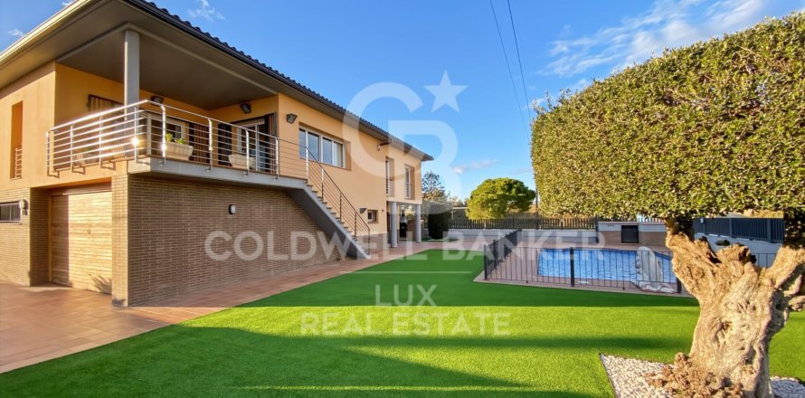 Дом в Виламалла, Герона, Испания 4 спальни, 395м2 №159656