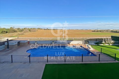 Hus till salu i Vilamalla, Girona, Spanien 4 sovrum, 395 kvm. Nr. 159656 - foto 6