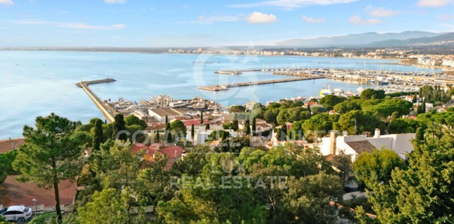 Вилла в Розы, Герона, Испания 4 спальни, 220м2 №159595