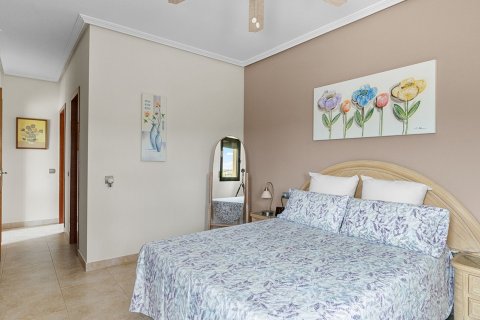 Villa en venta en Alicante, España 5 dormitorios, 381 m2 No. 137943 - foto 27