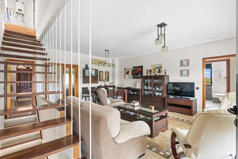 Villa en venta en Alicante, España 5 dormitorios, 381 m2 No. 137943 - foto 9