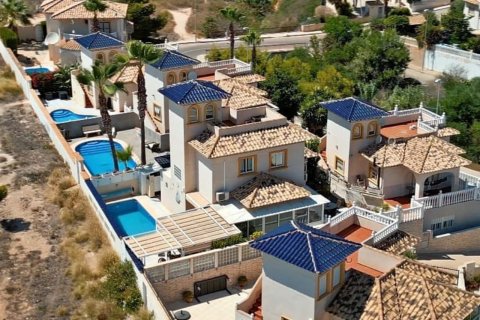 Villa à vendre Alicante, Espagne, 4 chambres,  No. 137818 - photo 1