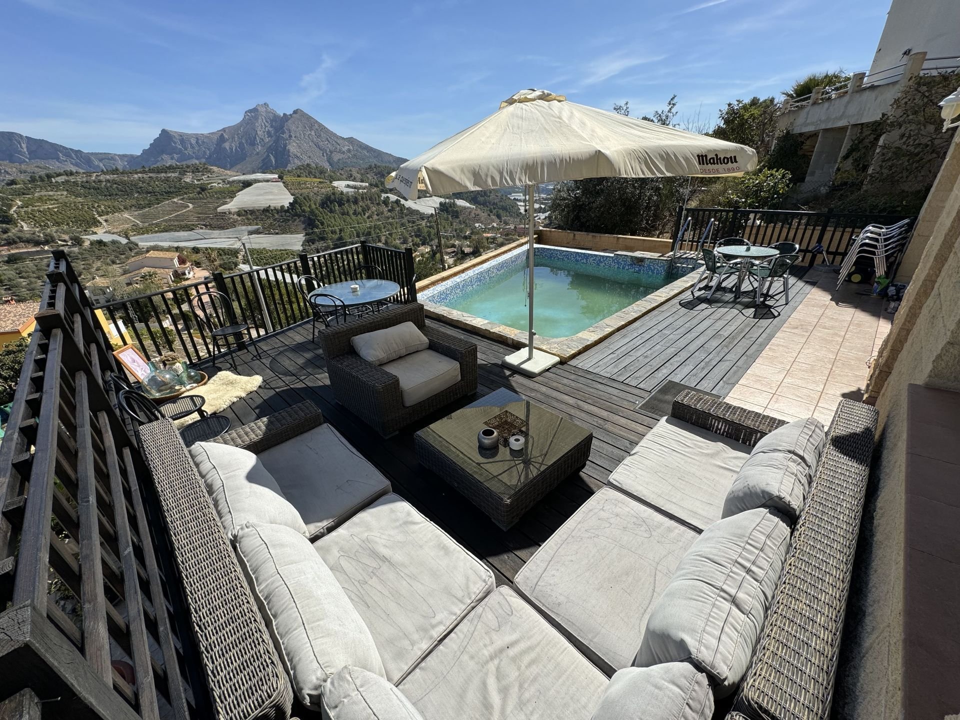 Talo Callosa D'en Sarria, Alicante, Espanja 4 makuuhuonetta, 239 m2 No. 95461
