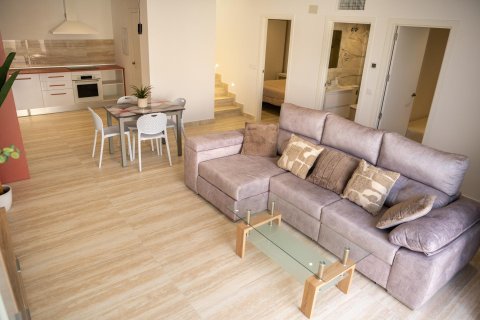 Villa for sale in Ciudad Quesada, Alicante, Spain 5 bedrooms, 229 sq.m. No. 195413 - photo 10