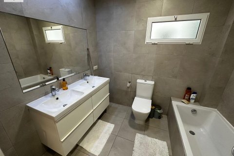 Apartment for rent in Valencia, Spain 2 bedrooms, 190 sq.m. No. 143738 - photo 18