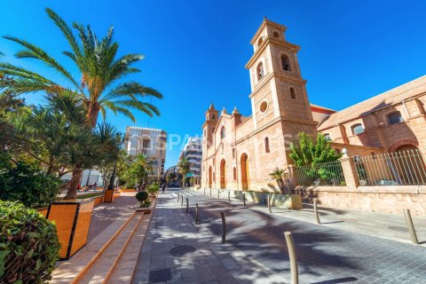 Apartment for sale in Torrevieja, Alicante, Spain 3 bedrooms, 67 sq.m. No. 144657 - photo 17