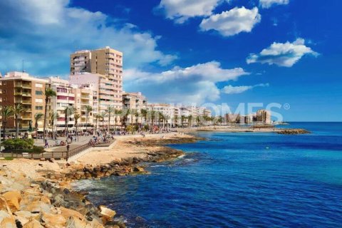 Apartment for sale in Torrevieja, Alicante, Spain 3 bedrooms, 67 sq.m. No. 144657 - photo 13