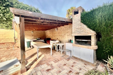 Villa en venta en Torrevieja, Alicante, España 4 dormitorios, 291 m2 No. 144661 - foto 9