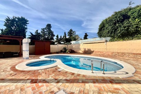 Villa en venta en Torrevieja, Alicante, España 4 dormitorios, 291 m2 No. 144661 - foto 4