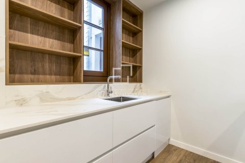 Apartment à vendre à Barcelona, Espagne, 3 chambres, 126 m2 No. 168318 - photo 14