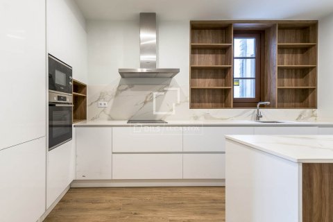 Apartment à vendre à Barcelona, Espagne, 3 chambres, 126 m2 No. 168318 - photo 11
