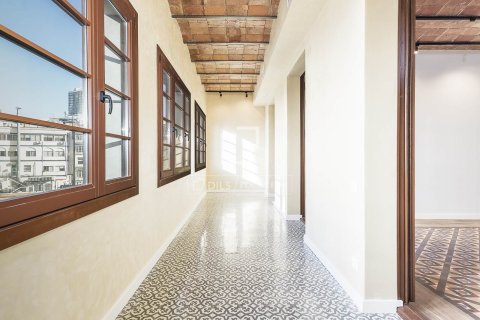 Apartment à vendre à Barcelona, Espagne, 3 chambres, 126 m2 No. 168318 - photo 4