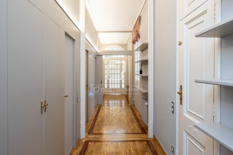 Apartment à vendre à Barcelona, Espagne, 5 chambres, 217 m2 No. 168319 - photo 16