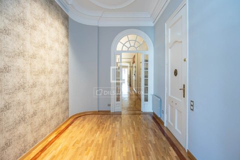 Apartment à vendre à Barcelona, Espagne, 5 chambres, 217 m2 No. 168319 - photo 13
