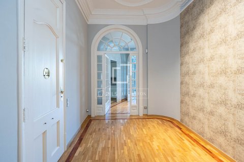 Apartment à vendre à Barcelona, Espagne, 5 chambres, 217 m2 No. 168319 - photo 15