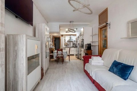 Продажа квартиры в Барселона, Испания 4 спальни, 88м2 №168324 - фото 3