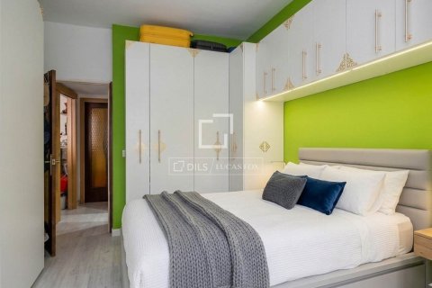Продажа квартиры в Барселона, Испания 4 спальни, 88м2 №168324 - фото 9