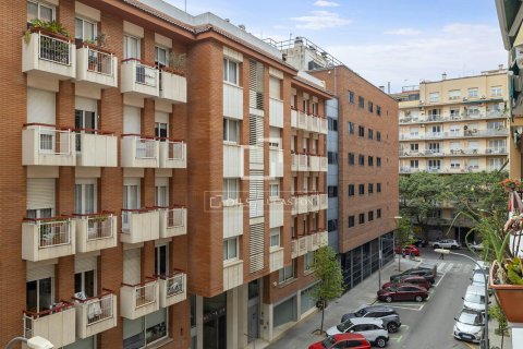 Продажа квартиры в Барселона, Испания 4 спальни, 88м2 №168324 - фото 22