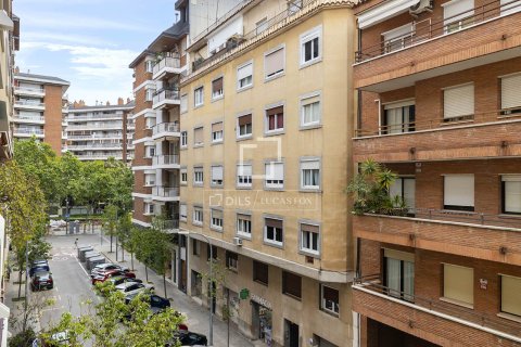 Продажа квартиры в Барселона, Испания 4 спальни, 88м2 №168324 - фото 21