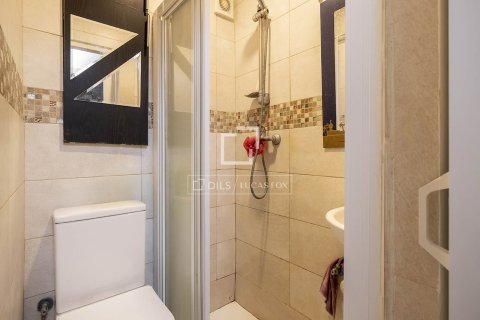 Продажа квартиры в Барселона, Испания 4 спальни, 88м2 №168324 - фото 15