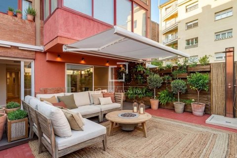 Apartamento en Barcelona, España 3 dormitorios, 91 m2 No. 168322