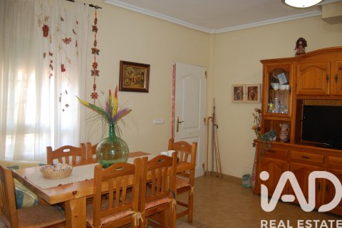 Radhus i San Pedro del Pinatar, Murcia, Spanien 4 sovrum, 119 kvm. Nr. 152609