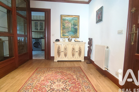 Dom w Bermeo, Biscay, Hiszpania 5 sypialni, 270 mkw. nr 152614 – zdjęcie 3