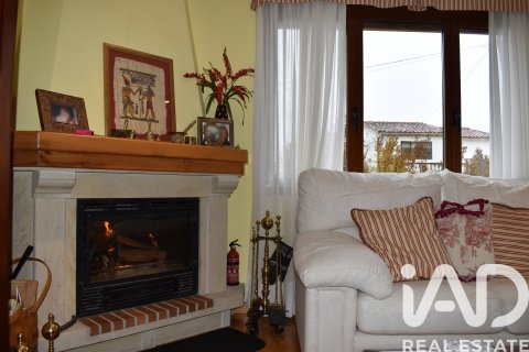 Продажа дома в Сантовения-де-ла-Вальдонсина, Леон, Испания 4 спальни, 294м2 №152611 - фото 27