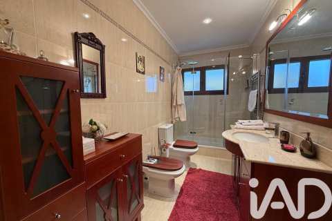 Продажа дома в Сантовения-де-ла-Вальдонсина, Леон, Испания 4 спальни, 294м2 №152611 - фото 22