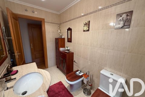 Продажа дома в Сантовения-де-ла-Вальдонсина, Леон, Испания 4 спальни, 294м2 №152611 - фото 21