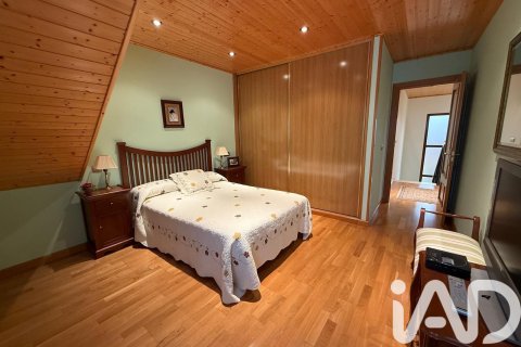 Продажа дома в Сантовения-де-ла-Вальдонсина, Леон, Испания 4 спальни, 294м2 №152611 - фото 24