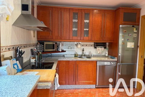 Продажа дома в Сантовения-де-ла-Вальдонсина, Леон, Испания 4 спальни, 294м2 №152611 - фото 12