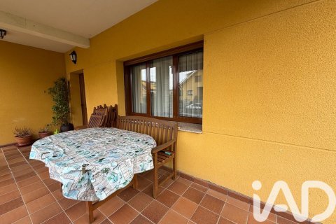 Продажа дома в Сантовения-де-ла-Вальдонсина, Леон, Испания 4 спальни, 294м2 №152611 - фото 5